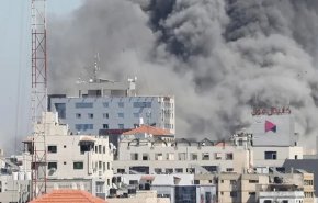 قنبلة محرمة دوليا هدية امريكية يتم نقلها من دولة عربية الى 