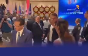 شاهد/شقيقة جندي إسرائيلي أسير بغزة تشن هجوما شرسا على نتنياهو!