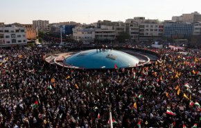 بمشاركة الرئيس الايراني.. تظاهرات حاشدة في إيران تنديدا بالمجازر الاسرائيلية