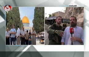 الاحتلال يمنع دخول المصلين للمسجد الاقصی باستخدام هذه الاسلحة..