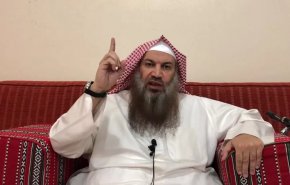 شاهد/داعية يُكفر حماس ويفتي بعدم جواز انتقاد الحكام العرب