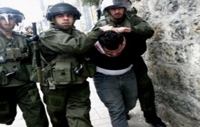 قوات الاحتلال تعتقل عددا من الفلسطينيين من بلدة سلواد شرق رام الله
