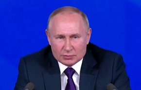 شاهد.. الرئيس الروسي يتحدث اللغة العربية