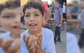شاهد.. طفل ناج من مجزرة مدرسة الفاخورة في مخيم جباليا يروي مأساة
