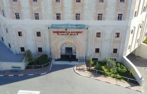 شاهد.. المستشفى الاندونيسي بغزة يغرق في ظلام دامس