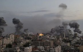 بالفيديو.. مناشدة لإنقاذ عائلة قُصف بيتها قرب مستشفى الشفاء في غزة
