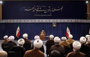 قائد الثورة: المطلوب اليوم هو قاعدة فكرية قوية ذات بنية تهاجمية