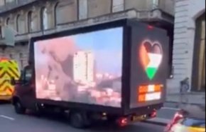 بالفيديو والصور.. شاشات عرض تجوب لندن لكشف جرائم 
