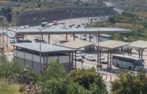 بالفيديو: عملية إطلاق نار على حاجز النفق بالضفة الغربية.. فماذا حدث؟