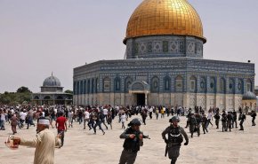 مسجد الأقصى شبه فارغ والاحتلال يعتدي على المرابطين