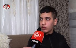 فيديو مؤثر.. هذا ما قاله اصغر أسير فلسطيني محرر لقناة العالم