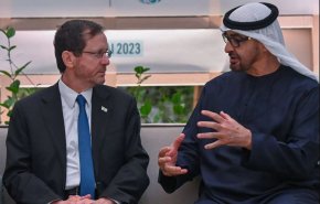 نشطاء مواقع التواصل ينتقدون قيام محمد بن زايد باستقبال هرتسوغ
