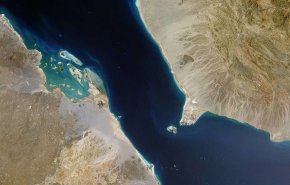 ادعاء بريطاني: هجوم مسيرات وانفجار محتمل بمضيق باب المندب