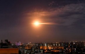 بالفيديو…الدفاعات الجوية السورية تتصدى لصواريخ العدوان الصهيوني