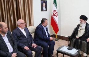 آية الله خامنئي يتخطى ابن سلمان وبن زايد في التأييد بهذا البلد العربي!