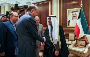 صور/امير الكويت يبلغ تحياته لقائد الثورة الاسلامية