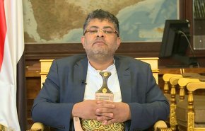 الحوثي: سنضرب من يستهدفنا، ولا نريد الا وقف العدوان على غزة