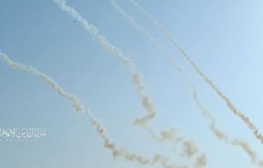 بالفيديو.. سرايا القدس تدك مواقع عسكرية صهيونية برشقات صاروخية