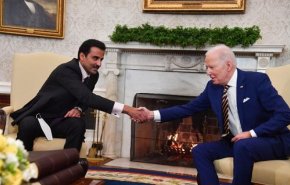 أمير قطر والرئيس الأمريكي يستعرضان وقف إطلاق النار في غزة

