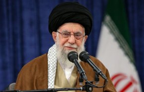 قائد الثورة يستقبل جمعا من السيدات بمناسبة ذكرى ولادة فاطمة الزهراء (ع) + فيديو