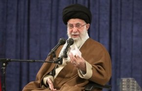 قائد الثورة الاسلامية: الحضارة الغربية تستغل المرأة
