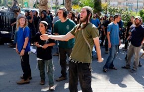 شاهد.. فلسطيني يظهر حجم جبن الصهاينة الكبير بصرخة واحدة!