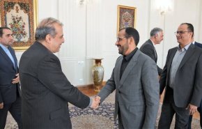 خاجي يجري مشاورات مع محمد عبد السلام 