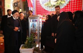 شاهد..رئيس الجمهورية يزور مرقد الشهيد سليماني في كرمان