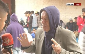 فيديو خاص: شاهد معمر فلسطيني كيف ينهال على قناة العالم