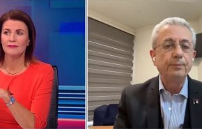 بالفيديو..مذيعة بريطانية تثیر غضبا واسعا والسبب صراخها بوجه شخصیة معروفة!