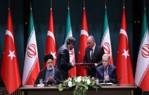 ايران وتركيا توقعان 10 وثائق للتعاون بينهما