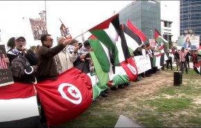 متظاهرون تونسيون.. يا دول الطوق امنعوا الكارثة الانسانية في غزة