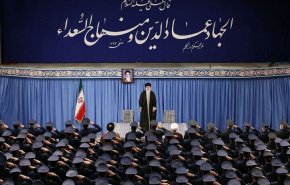 غدا الاثنين.. قائد الثورة يستقبل جمعا من قادة القوات الجوية 