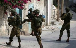 فيديو خاص: الاحتلال يعيد اسيرة من الخليل الى غزة، لماذا؟!!
