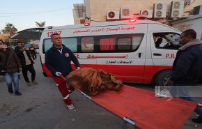 15 شهيدا باستهدف الاحتلال منزلا في دير البلح وسط غزة