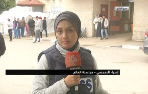 مراسلة العالم تقطع البث المباشر بسبب القصف، شاهد الفيديو للآخر