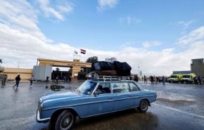 شاهد/شيخ قبلي مصري يهدد بذبح الفلسطينيين إذا دخلوا سيناء!