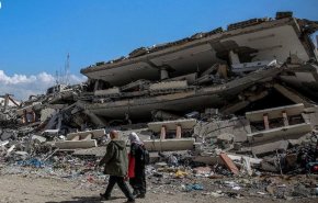 النازحون الفلسطينيون في المستشفيات وتحت الركام