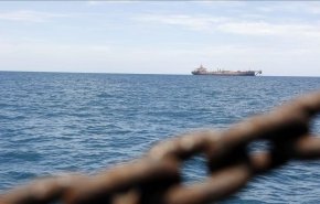 صنعاء تنفي استهداف سفينة مساعدات في خليج عدن