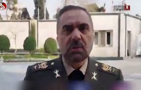 وزير الدفاع الإيراني يدين الإعتداءات الأمريكية البريطانية على الشعب اليمني