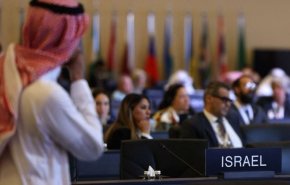 وزير الصناعة الصهيوني يلتقي مع وزير سعودي في الإمارات