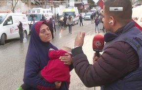 
نازحة فلسطينية: ليرى العالم ماذا فعل الإحتلال بالأطفال وما ارتكبه من جرائم
