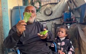 شاهد.. المجاعة تنهش بأطفال غزة