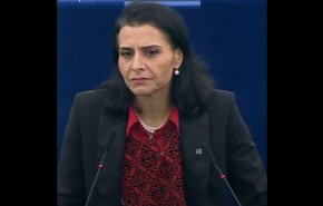 شاهد/هكذا عبرت برلمانية أوروبية عن رفضها جرائم الاحتلال بغزة!
