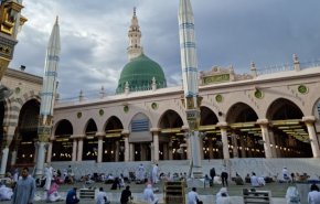 شاهد..صدمة المعتمرين..فرع لشركة 'ستاربكس' أمام المسجد النبوي!
