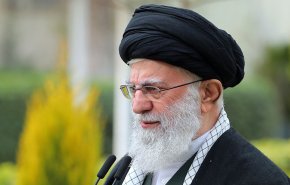 قائد الثورة الإسلامية يغرس شتلة زيتون تكريماً لمقاومة الشعب الفلسطيني