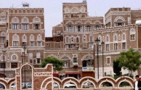 شاهد/ صور طيار أمريكي مرفوعة في شوارع صنعاء!
