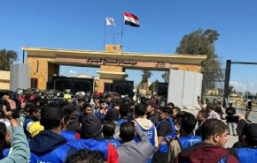 مظاهرات مصرية أمام معبر رفح
