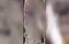 مشاهد توثق دهس فلسطيني مصاب بمحيط مستشفى الشفاء بدبابات الإحتلال