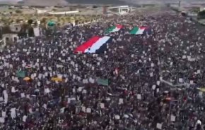 بالفيديو.. طوفان بشري يمني دعما لقطاع غزة
